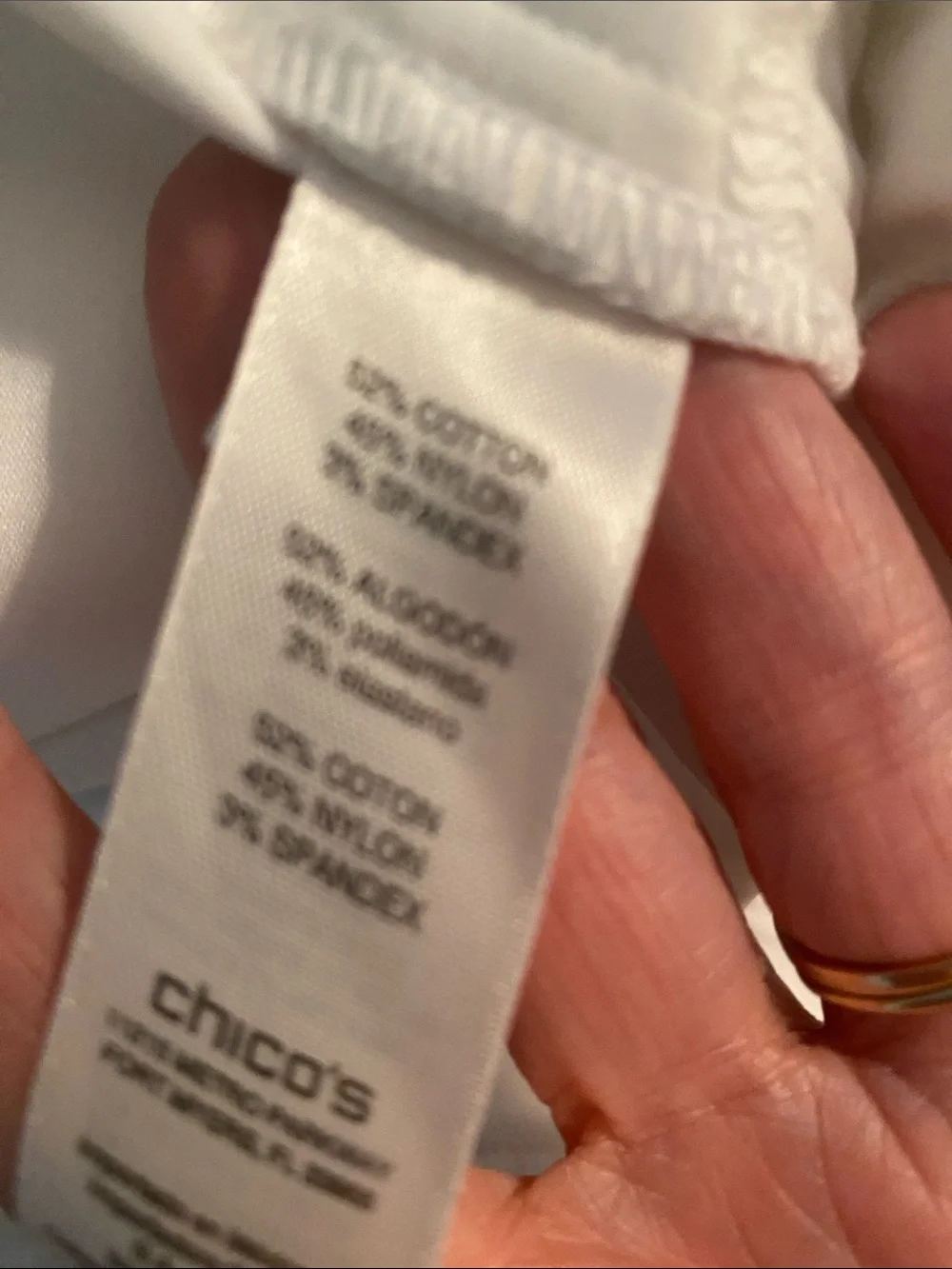 Chicos fabulously slimming white capris size Chicos -2 - Picture 4 of 5
